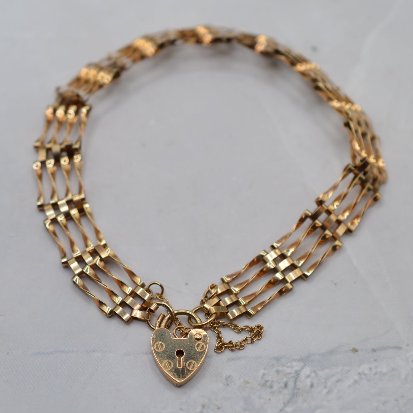1990s Vintage 9ct Gold Four-Bar Gate Link Bracelet with Heart Padlock Clasp (7") (Copy)