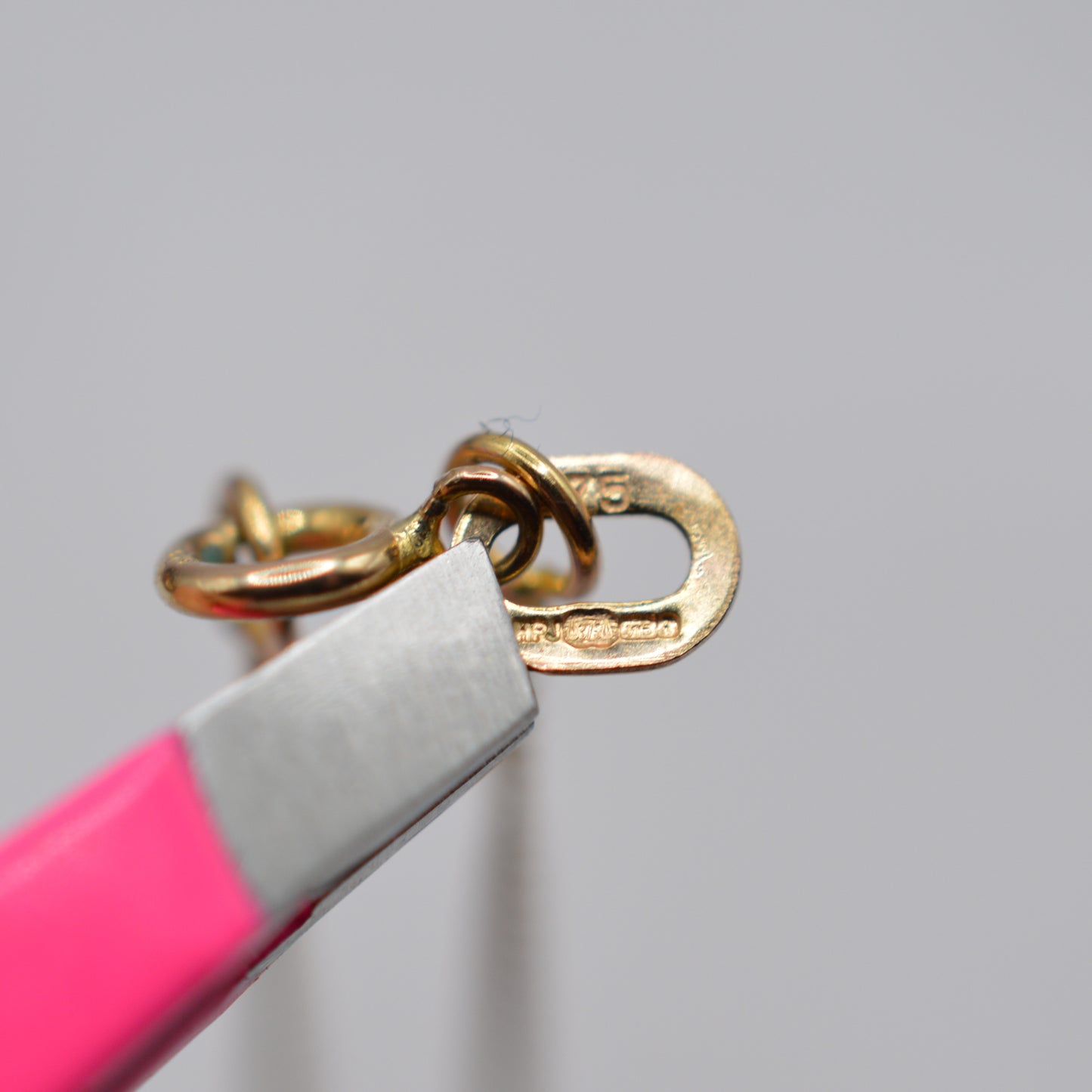 9ct Gold Diamond Pendant Necklace (18")