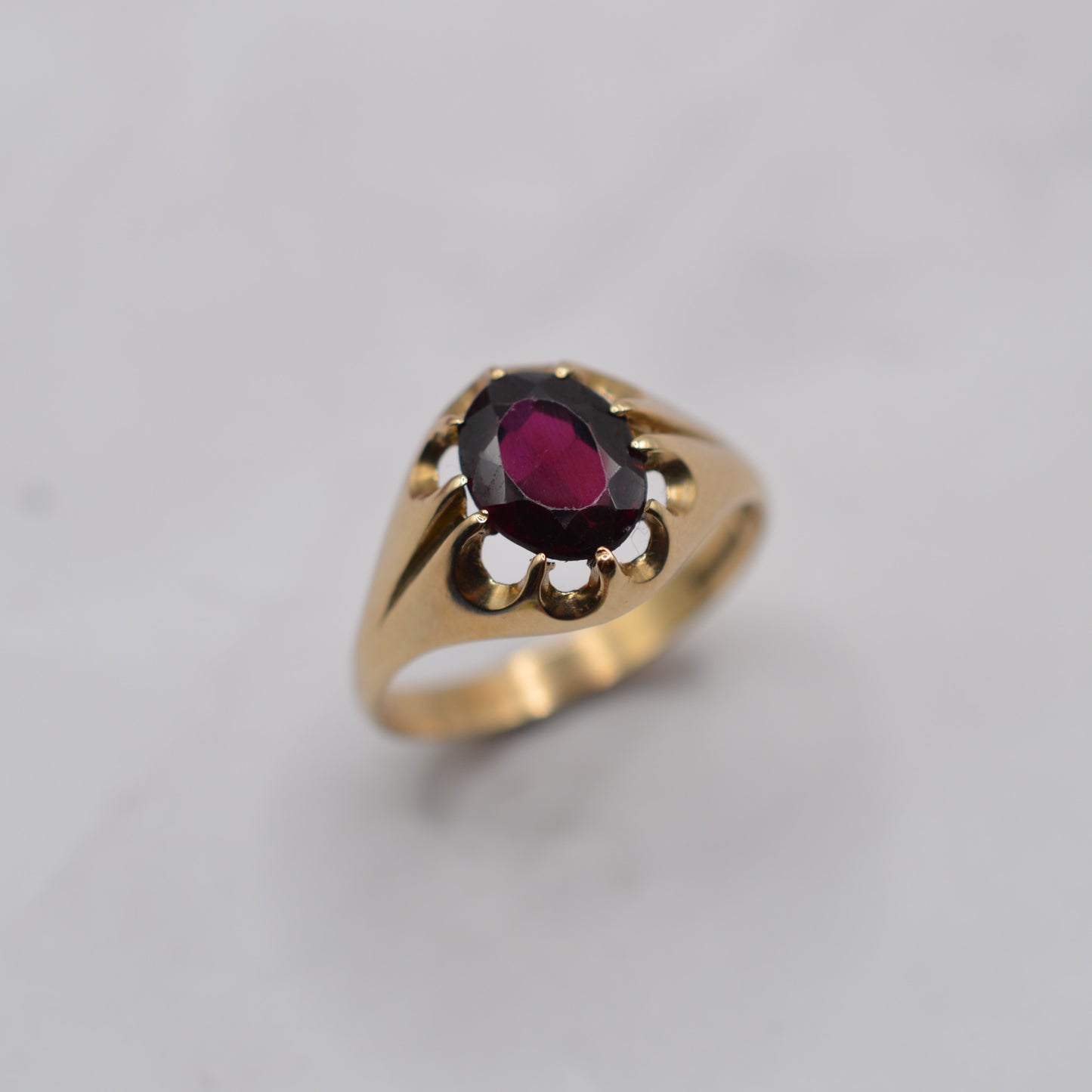 1980s 9ct Gold Garnet Signet Ring