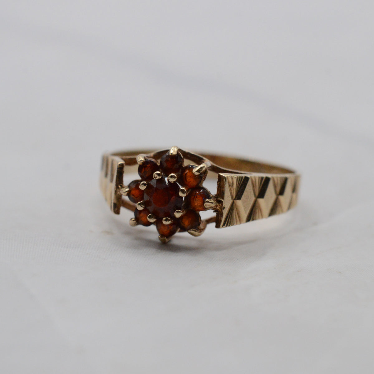 1970s Vintage 9ct Gold Garnet Floral Cluster Ring