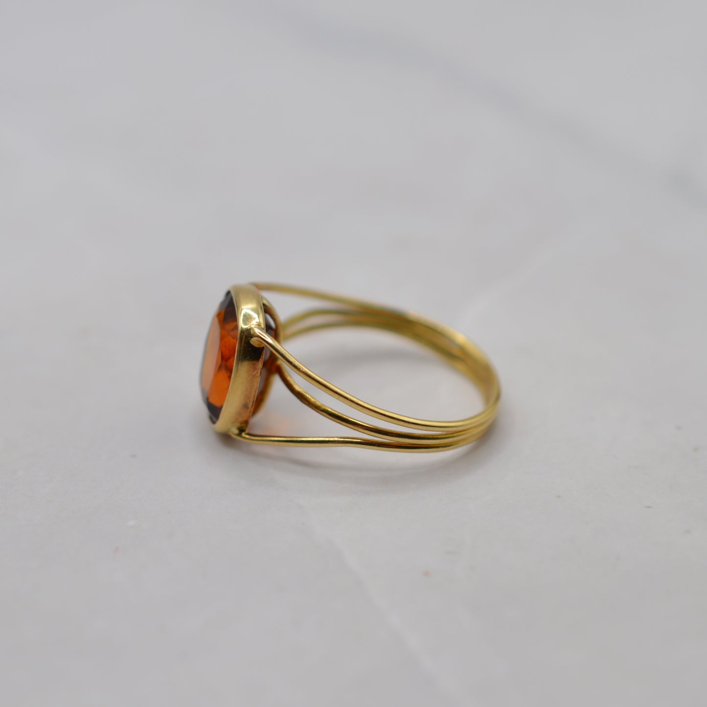 1970s Vintage 18ct Gold Citrine Collet-Set Ring