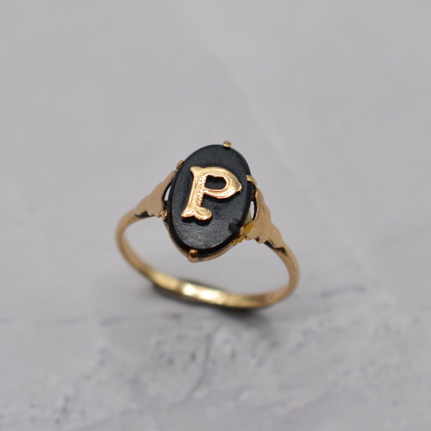 Antique Victorian 9ct Gold 'P' Initial Signet Ring