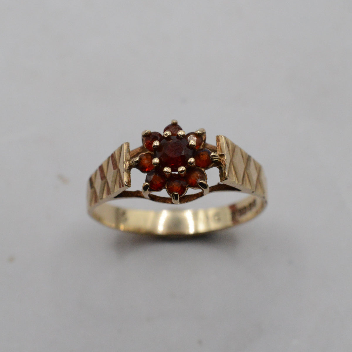 1970s Vintage 9ct Gold Garnet Floral Cluster Ring