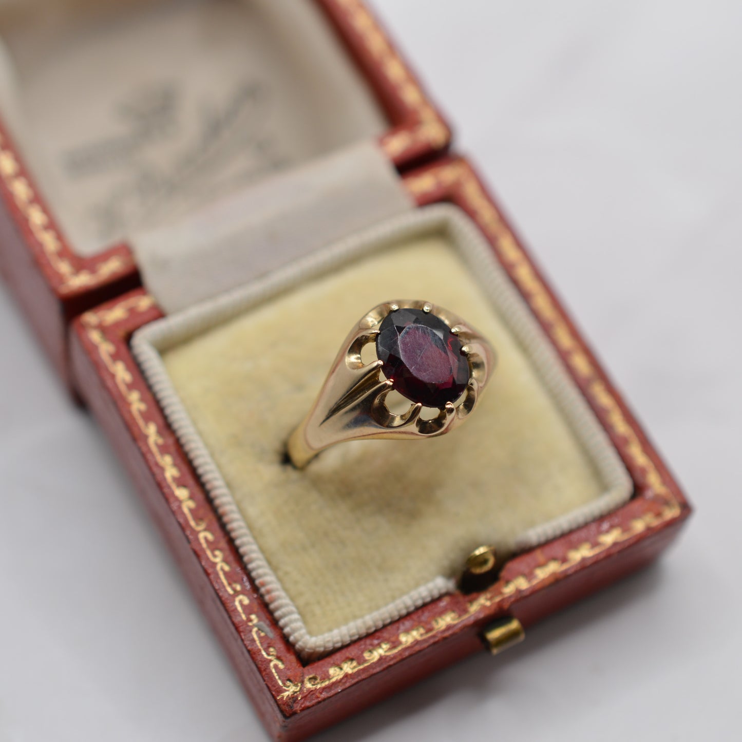 1980s 9ct Gold Garnet Signet Ring