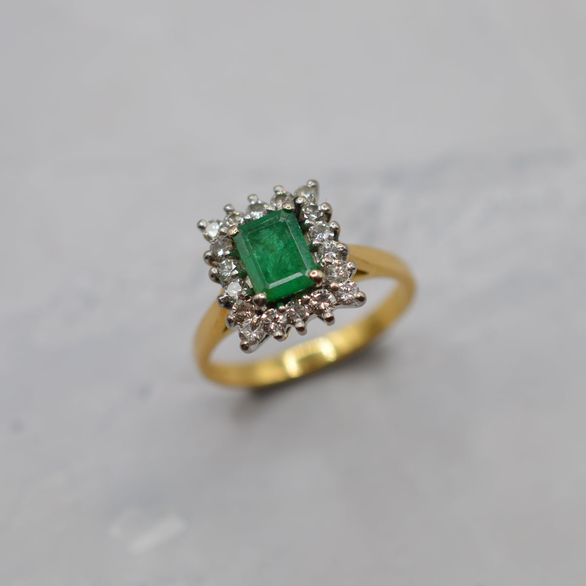 1970s Vintage 18ct Gold Emerald & Diamond Cluster Ring