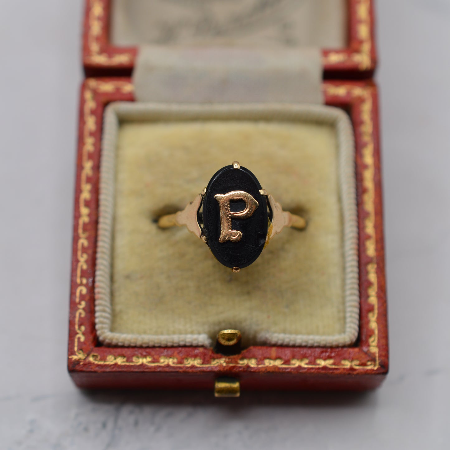 Antique Victorian 9ct Gold 'P' Initial Signet Ring