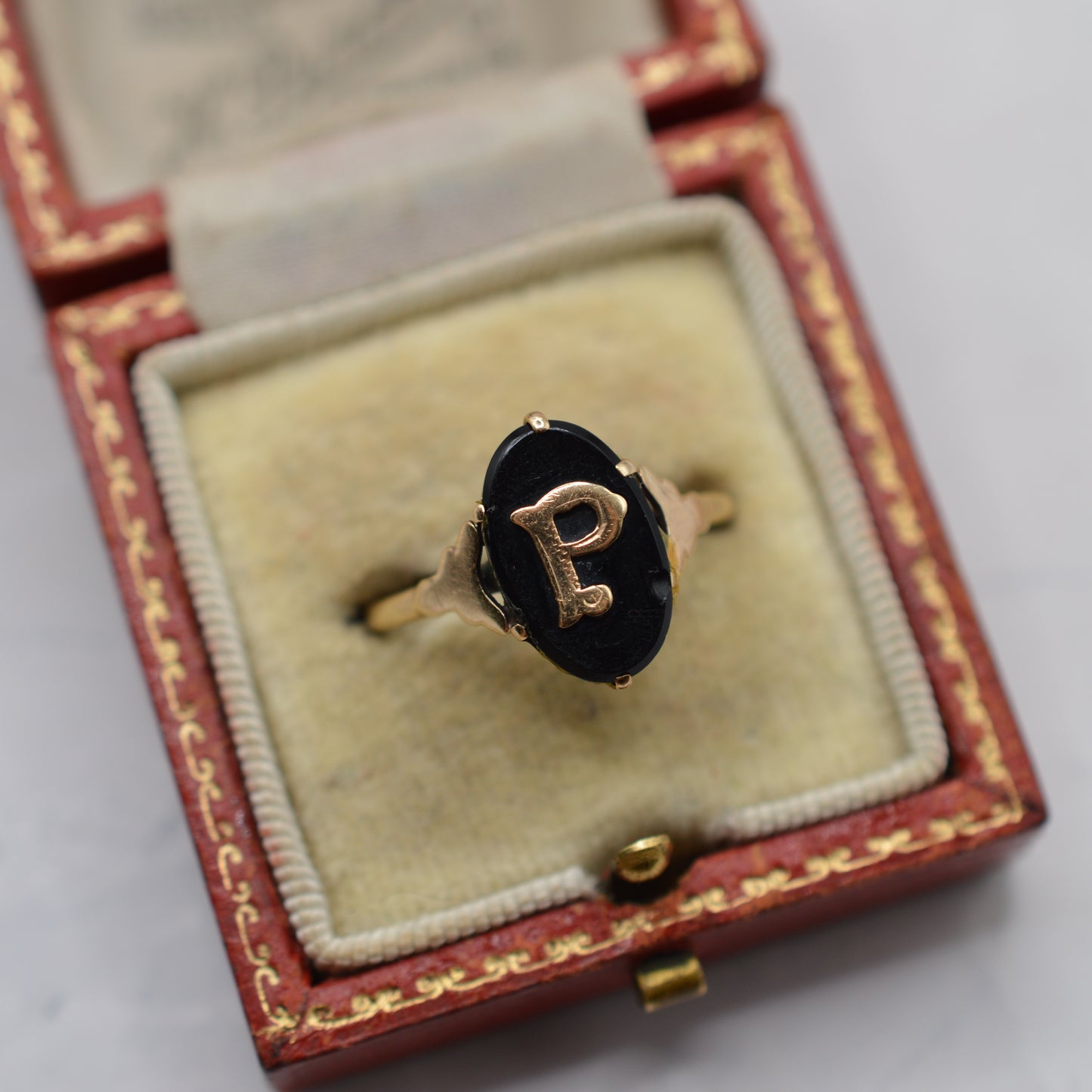 Antique Victorian 9ct Gold 'P' Initial Signet Ring