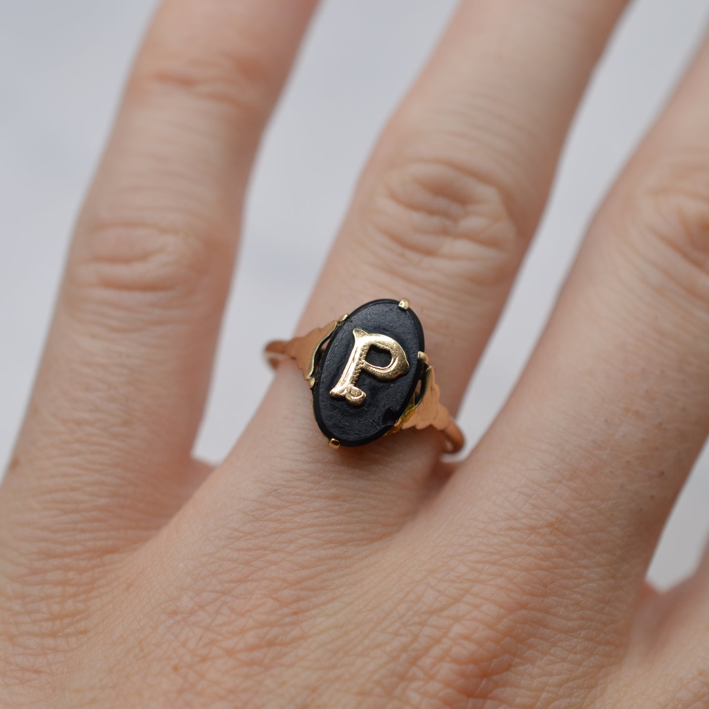 Antique Victorian 9ct Gold 'P' Initial Signet Ring