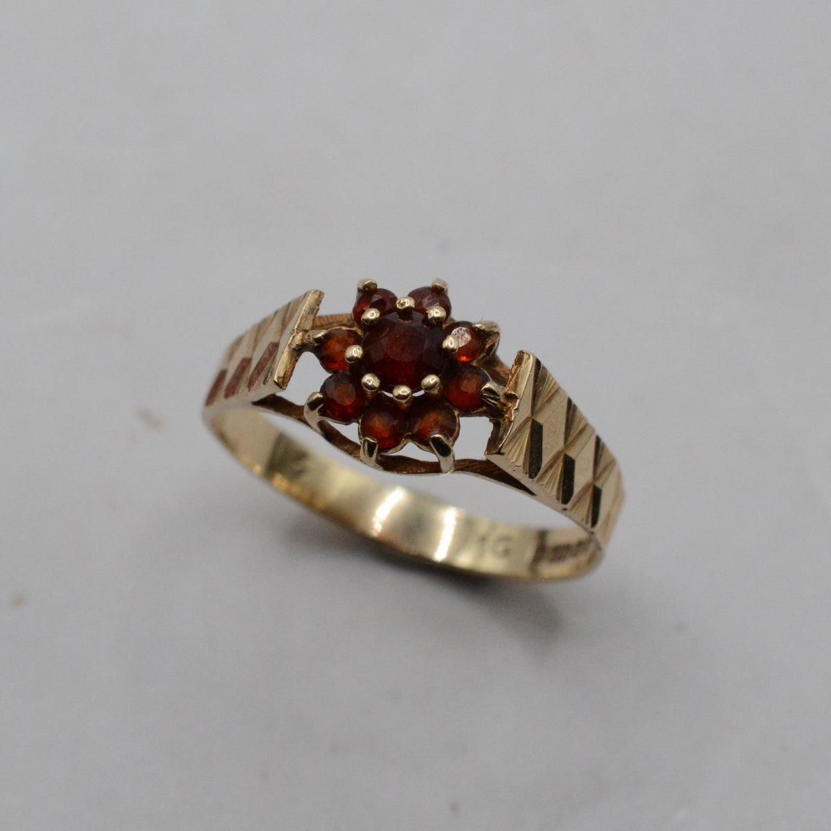 1970s Vintage 9ct Gold Garnet Floral Cluster Ring
