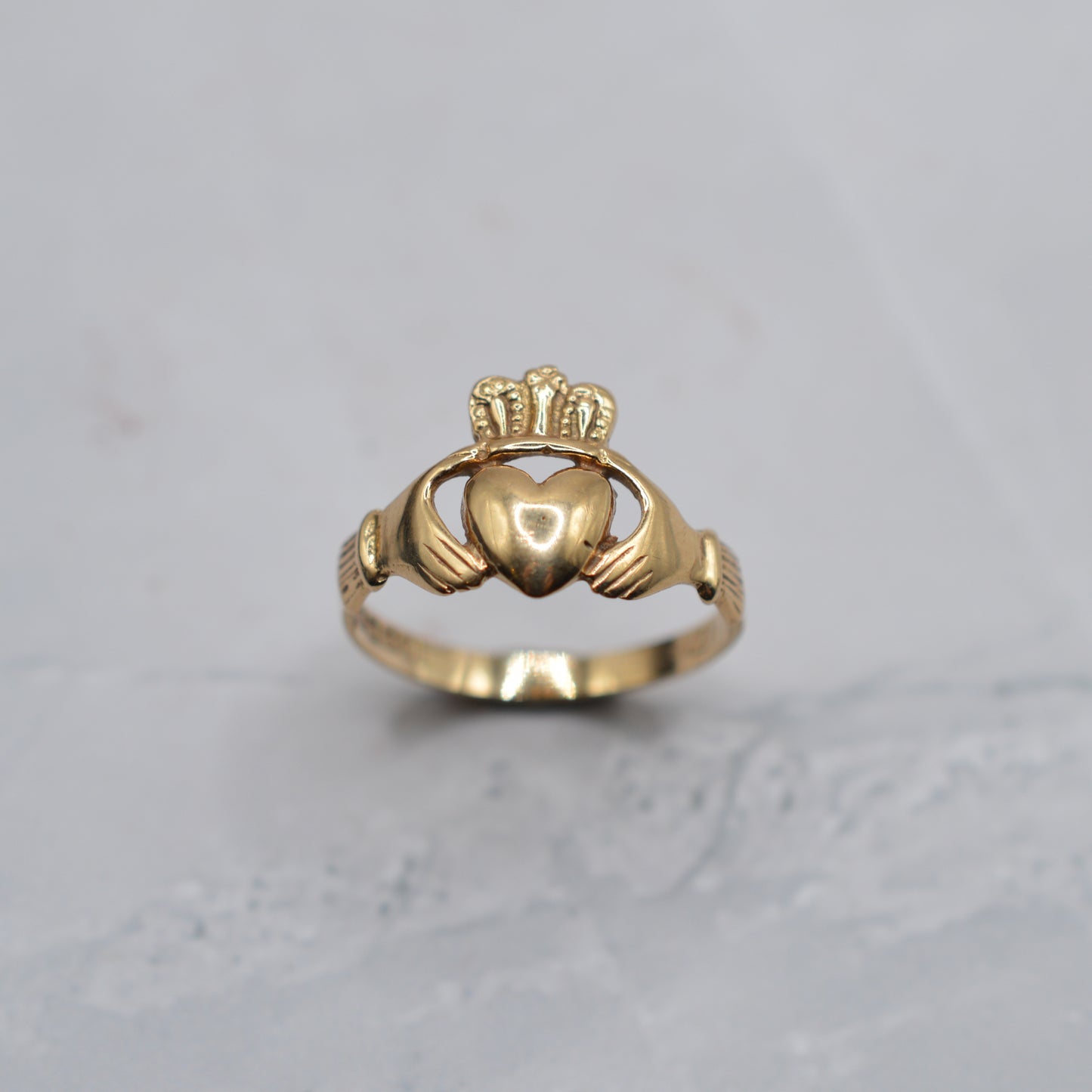 Irish 1980s Vintage 9ct Gold Claddagh Ring