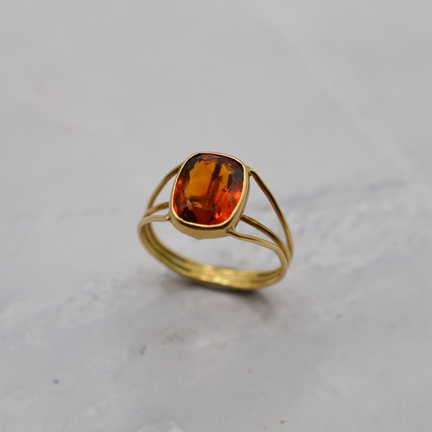 1970s Vintage 18ct Gold Citrine Collet-Set Ring