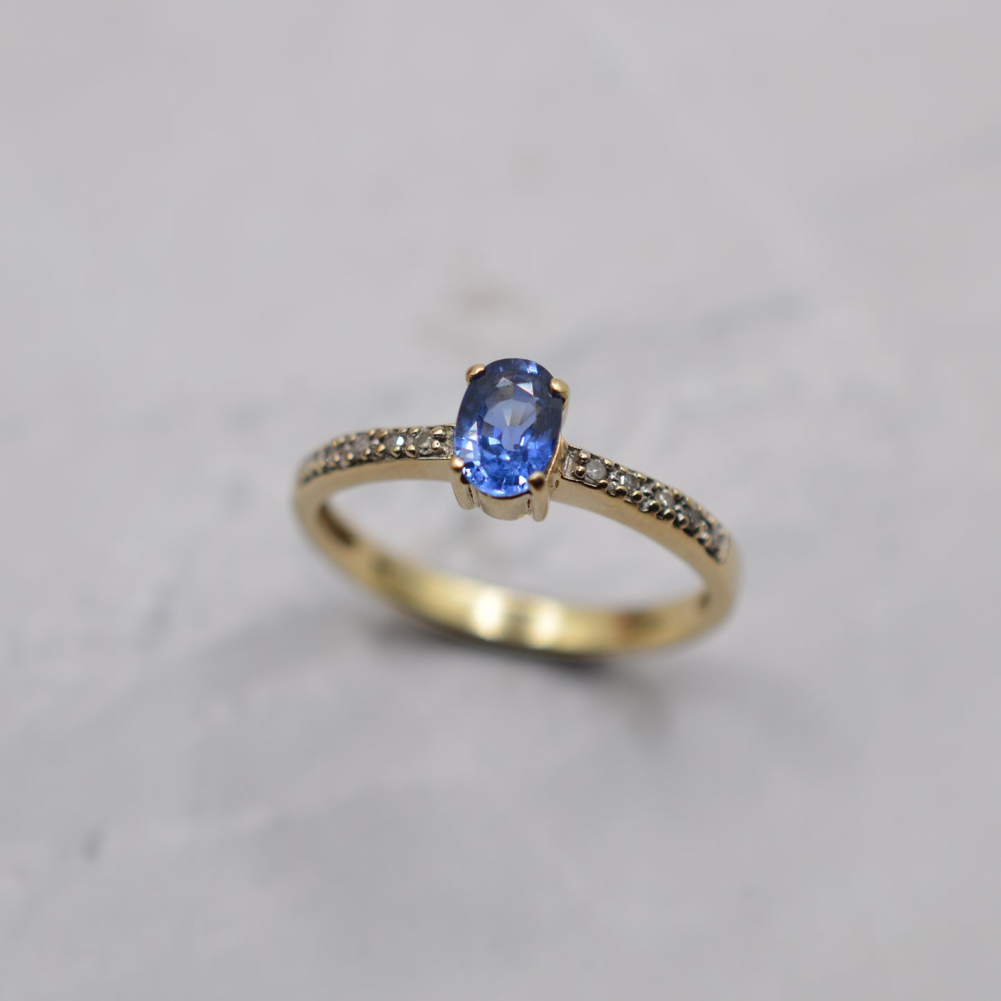 9ct Gold Sapphire & Diamond Ring