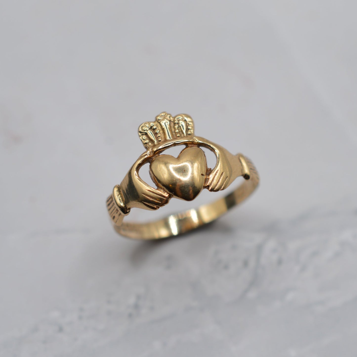 Irish 1980s Vintage 9ct Gold Claddagh Ring