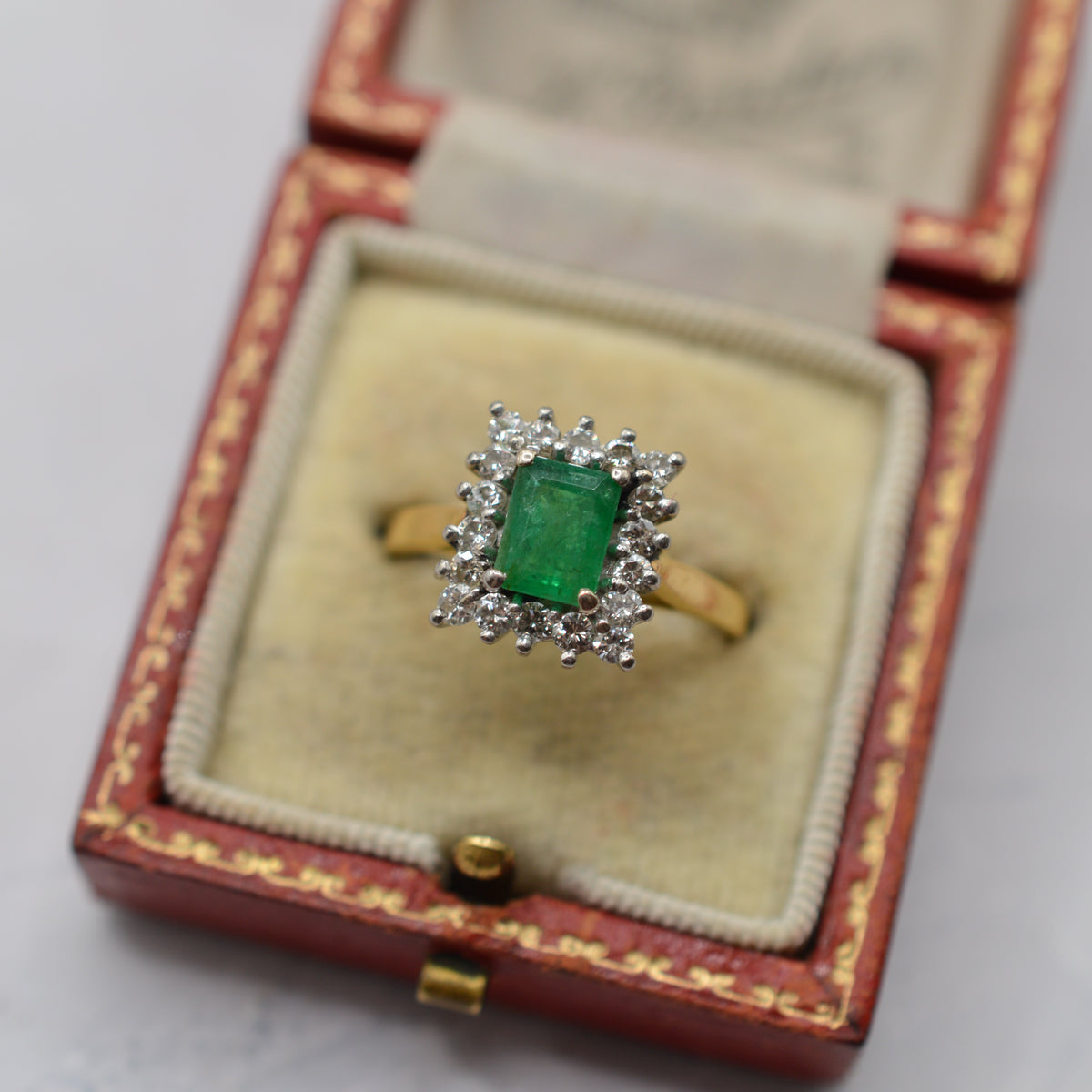 1970s Vintage 18ct Gold Emerald & Diamond Cluster Ring