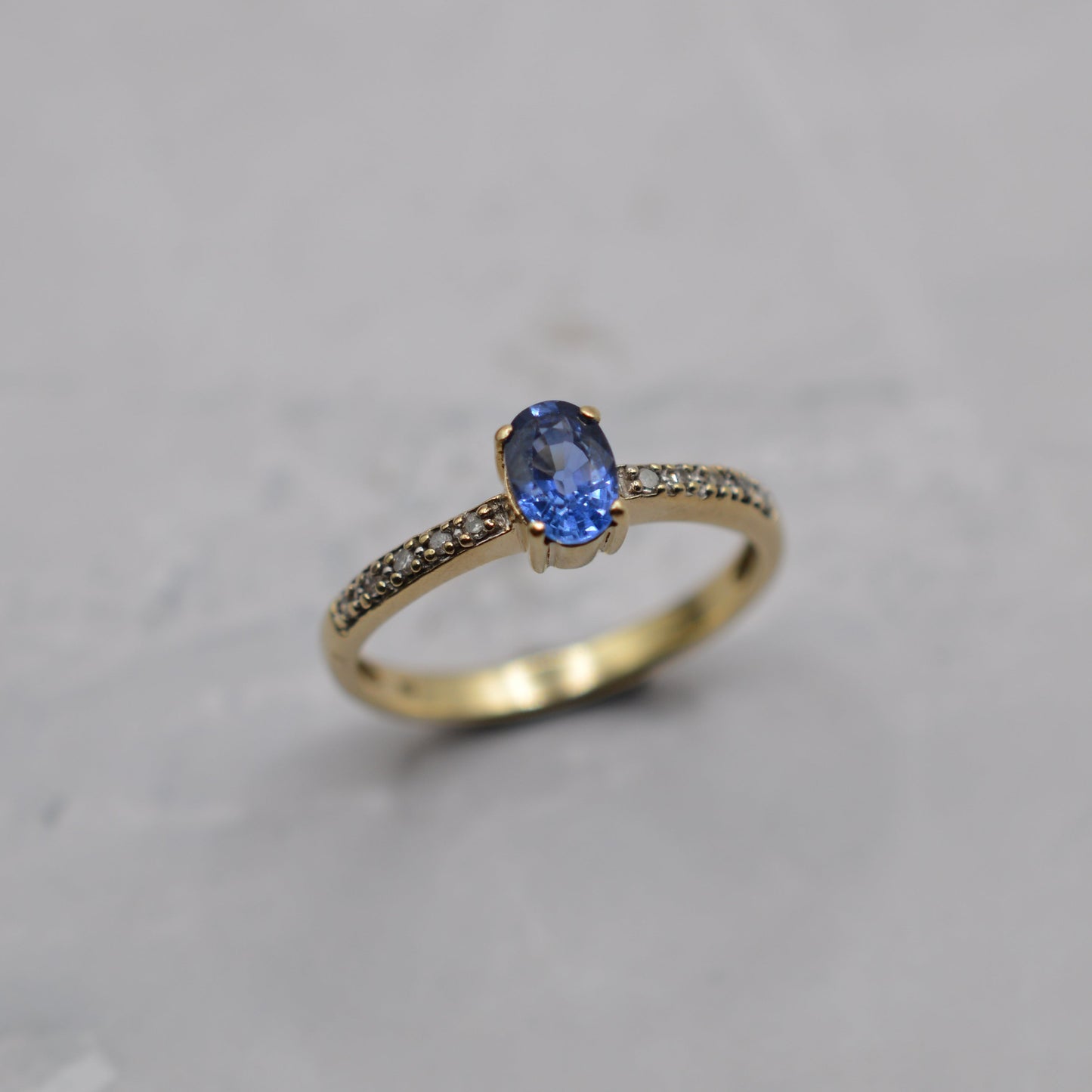 9ct Gold Sapphire & Diamond Ring