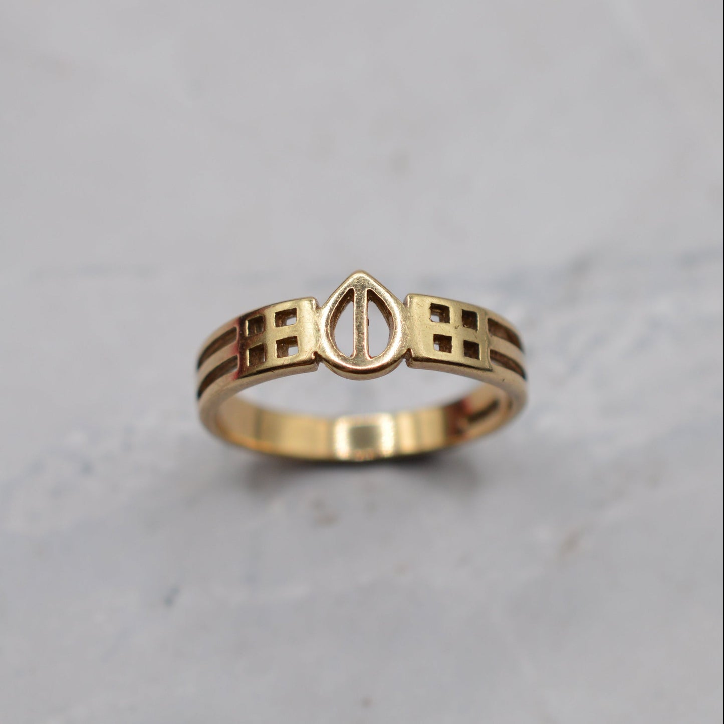 9ct Gold Rennie Mackintosh Art Nouveau Style Ring