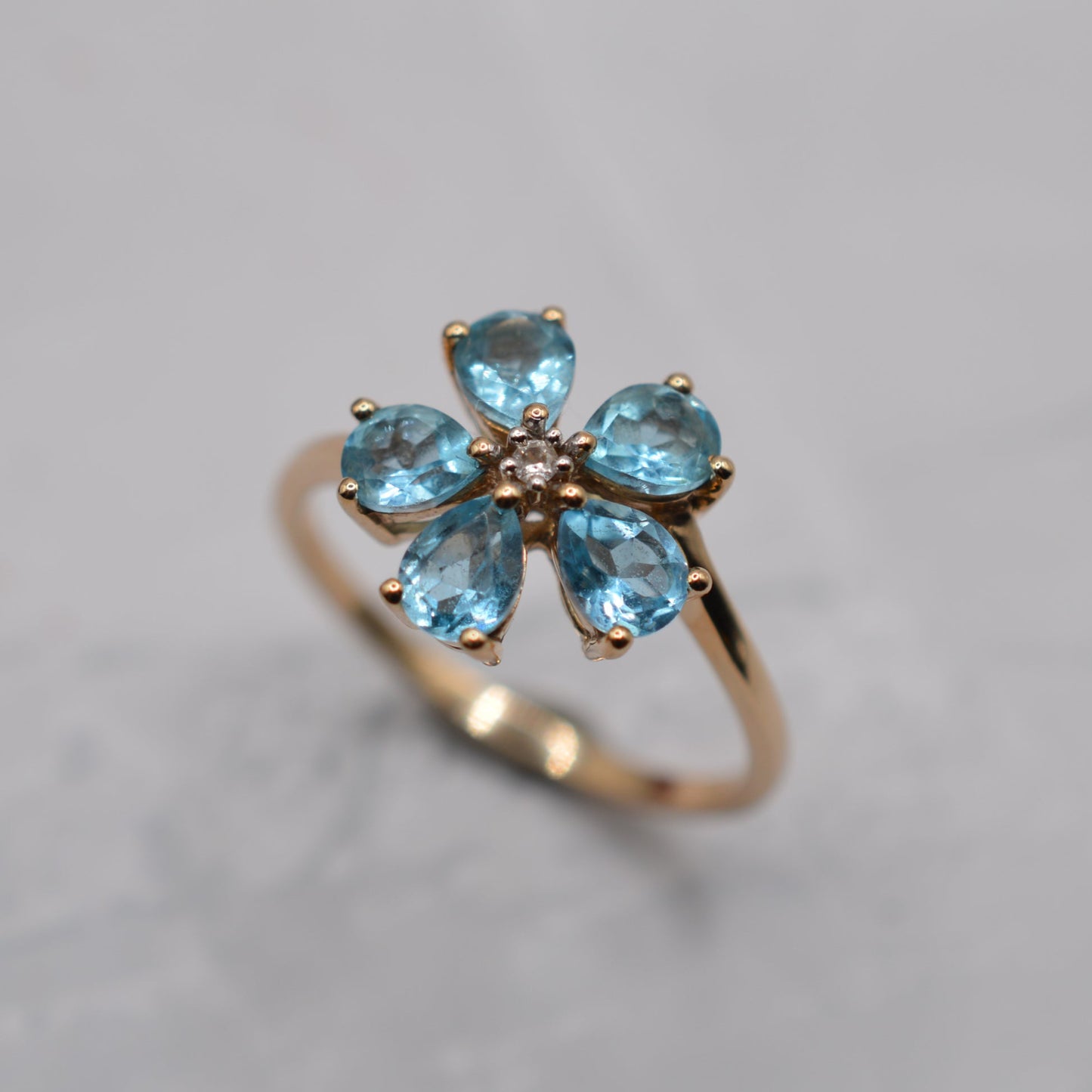 9ct Gold Topaz Floral Cluster Ring