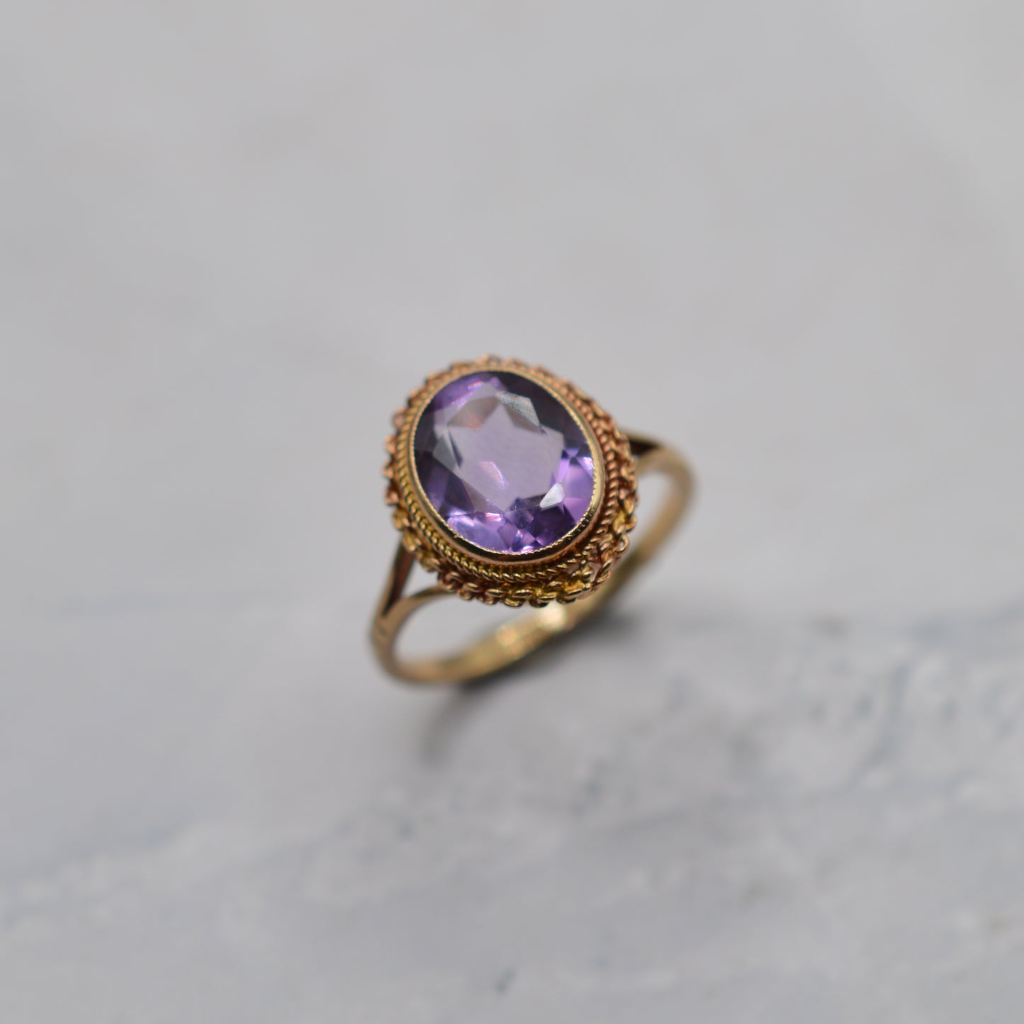1960s Vintage 9ct Gold Amethyst Rope-Twist Ring