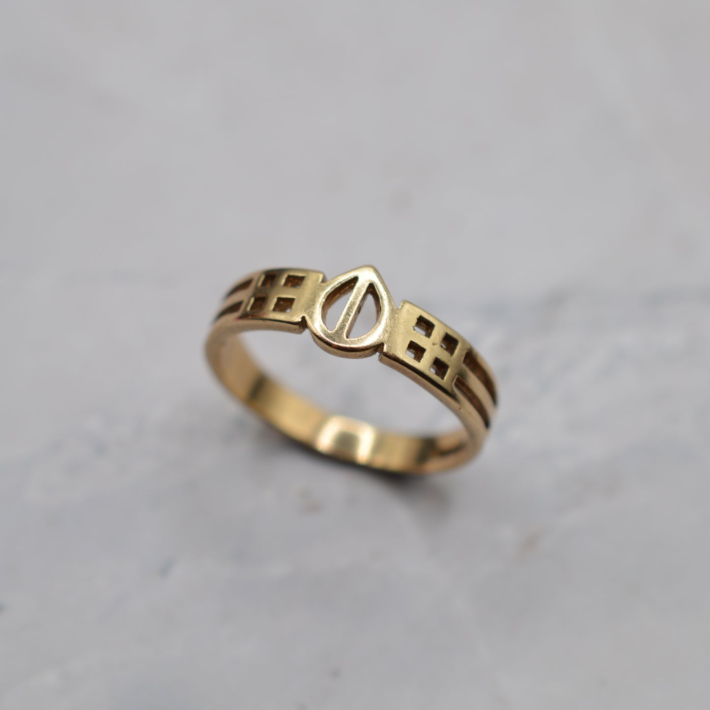 9ct Gold Rennie Mackintosh Art Nouveau Style Ring