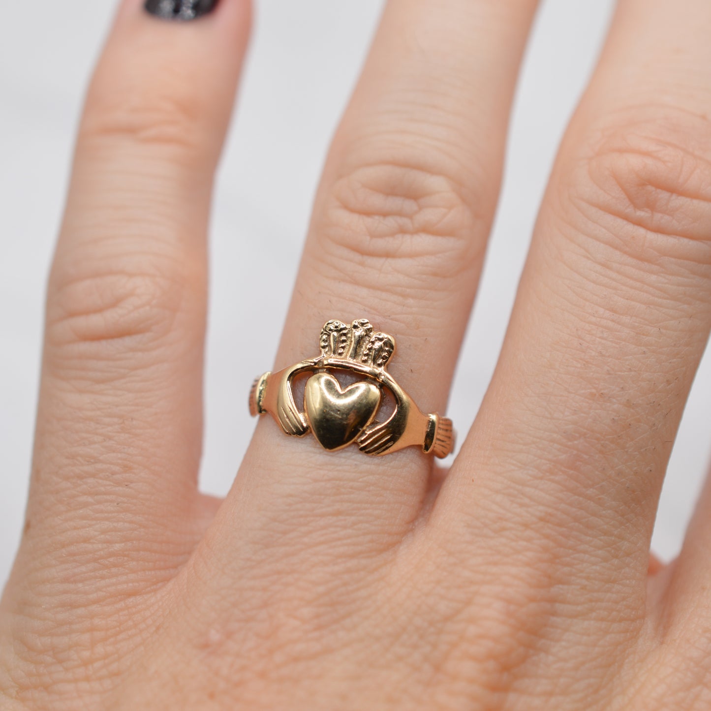 Irish 1980s Vintage 9ct Gold Claddagh Ring