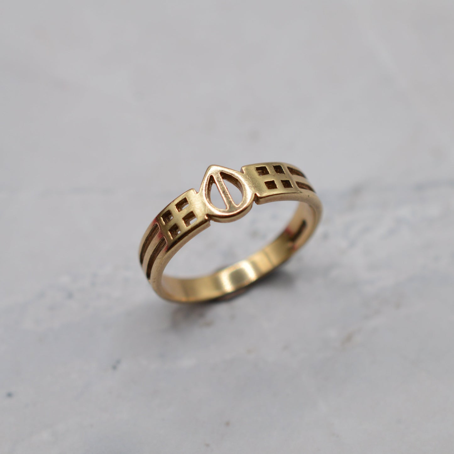 9ct Gold Rennie Mackintosh Art Nouveau Style Ring
