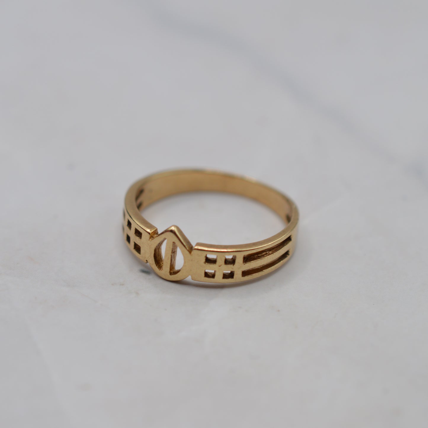 9ct Gold Rennie Mackintosh Art Nouveau Style Ring