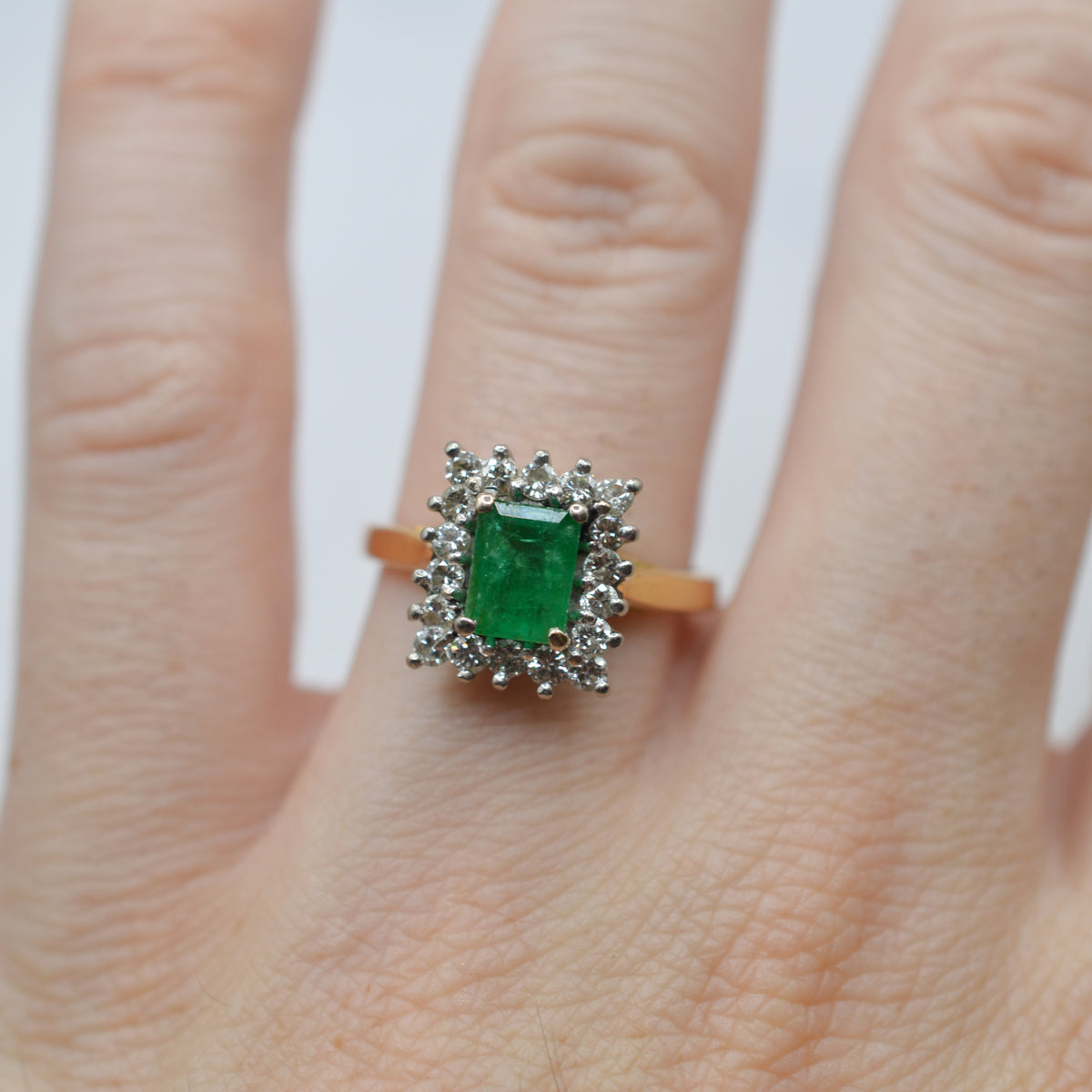 1970s Vintage 18ct Gold Emerald & Diamond Cluster Ring