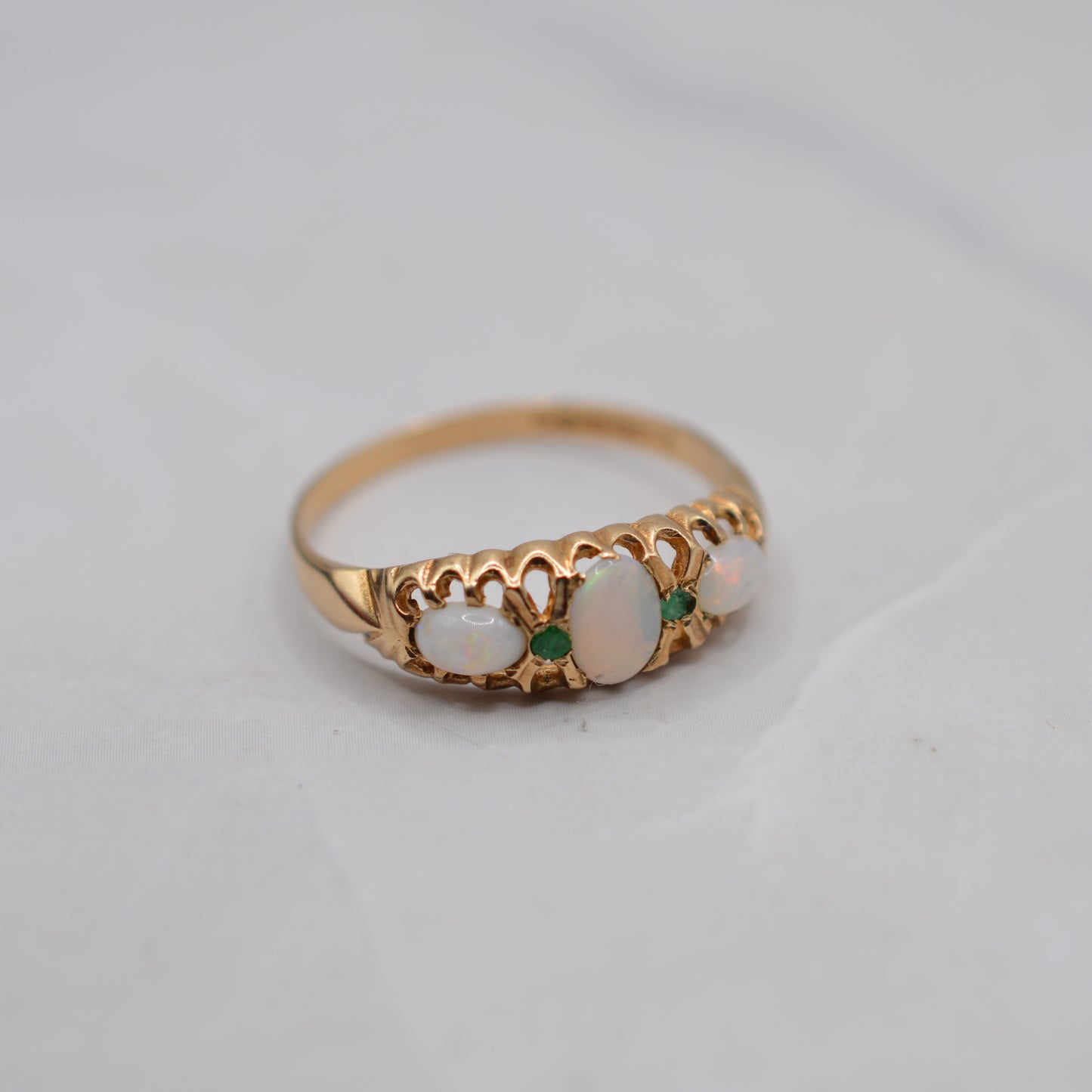 1970s Vintage 9ct Gold Opal & Emerald Ring