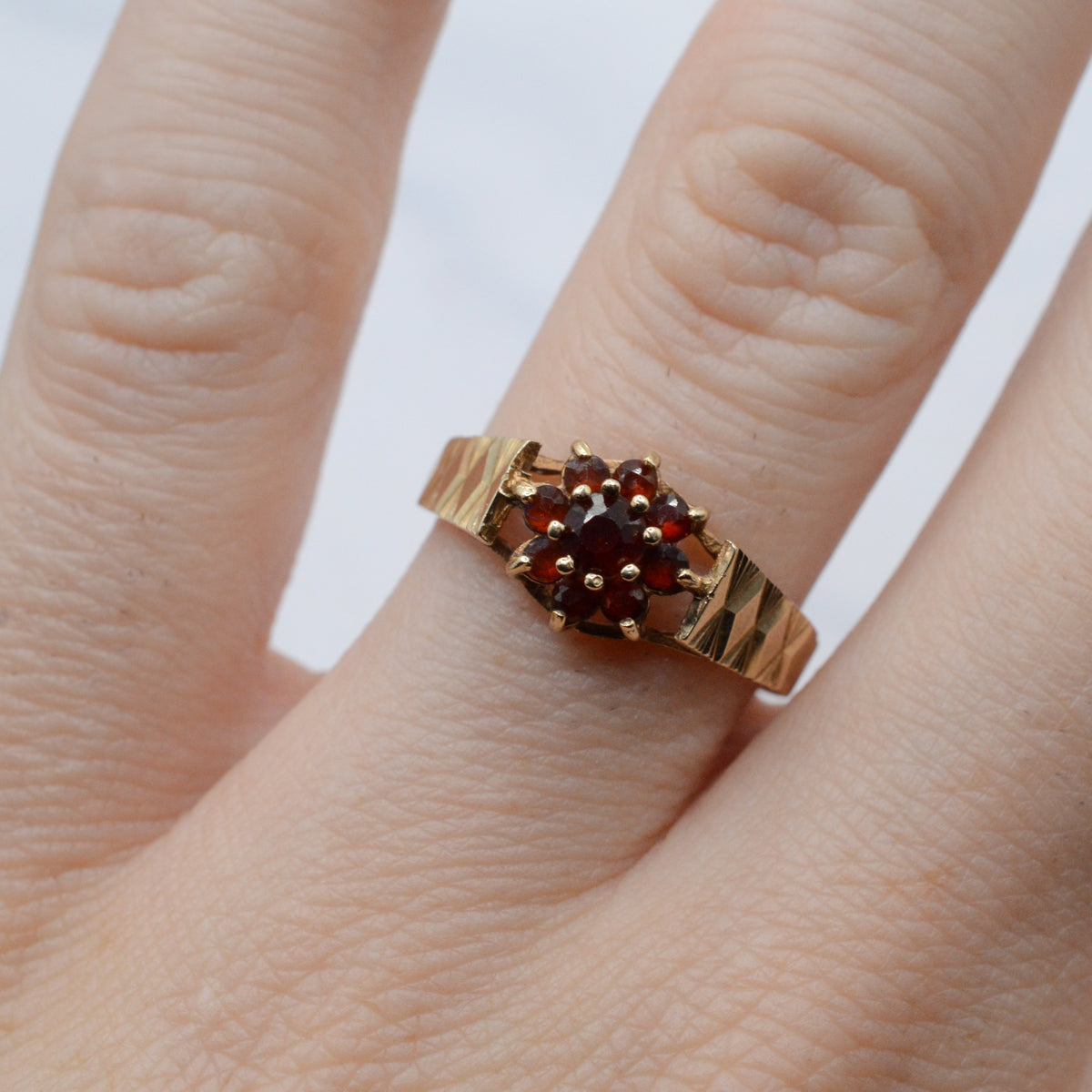 1970s Vintage 9ct Gold Garnet Floral Cluster Ring