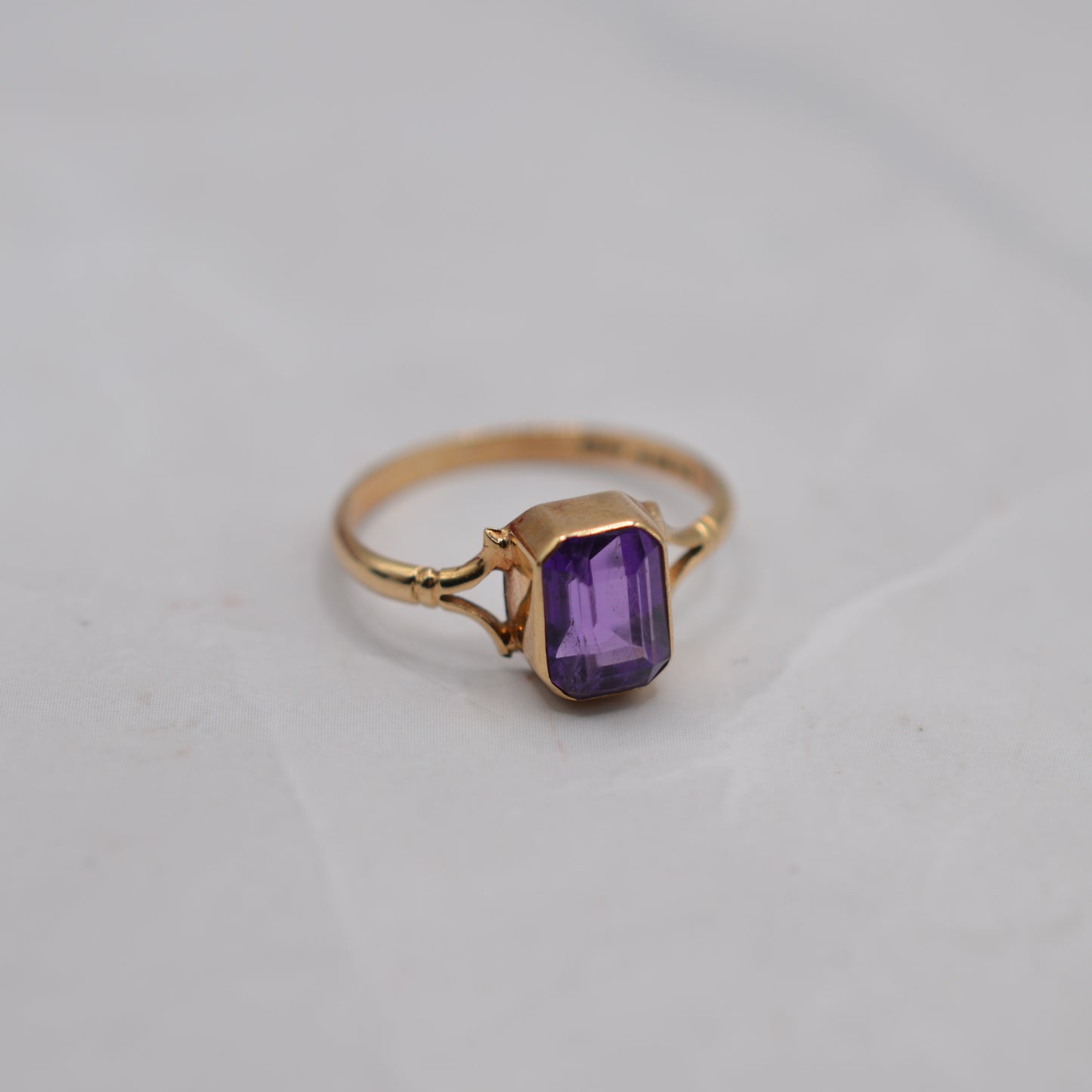1980s 9ct Gold Emerald-Cut Amethyst Ring