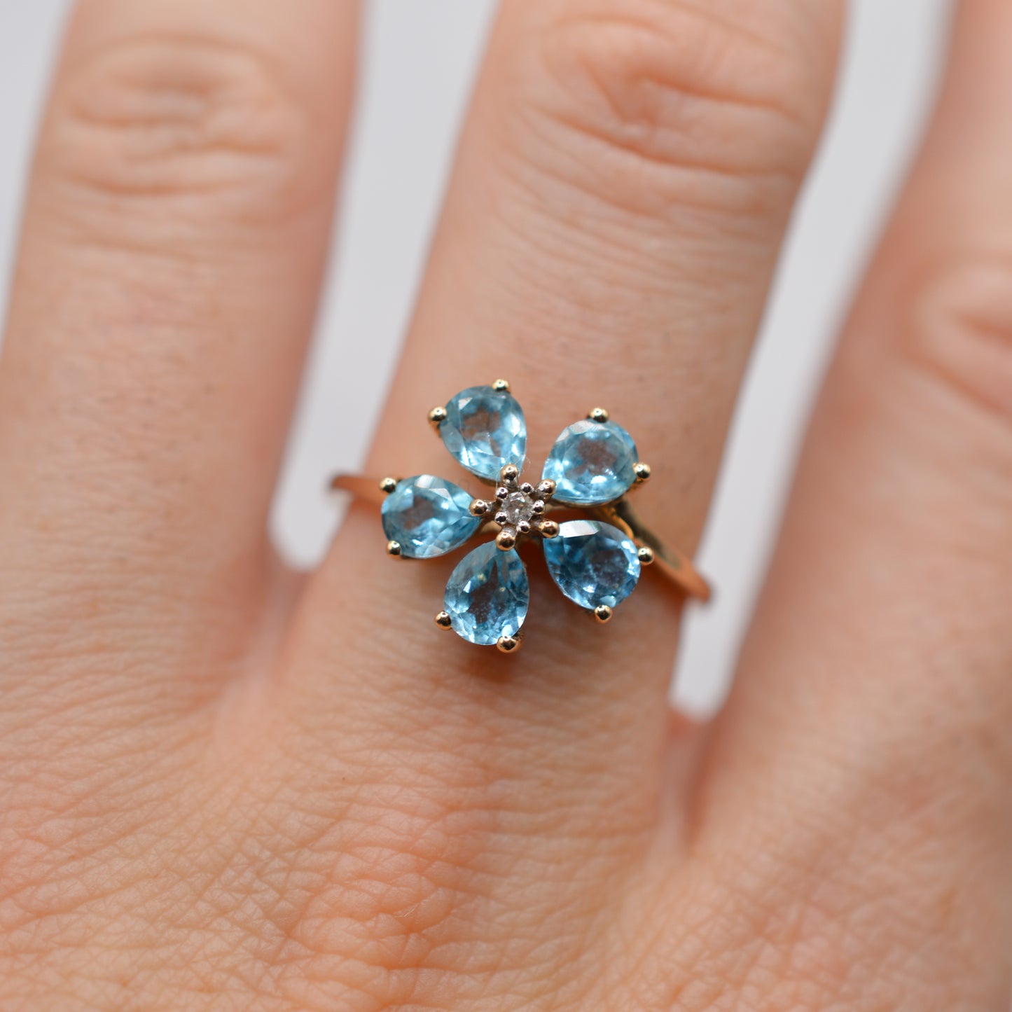 9ct Gold Topaz Floral Cluster Ring