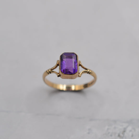1980s 9ct Gold Emerald-Cut Amethyst Ring