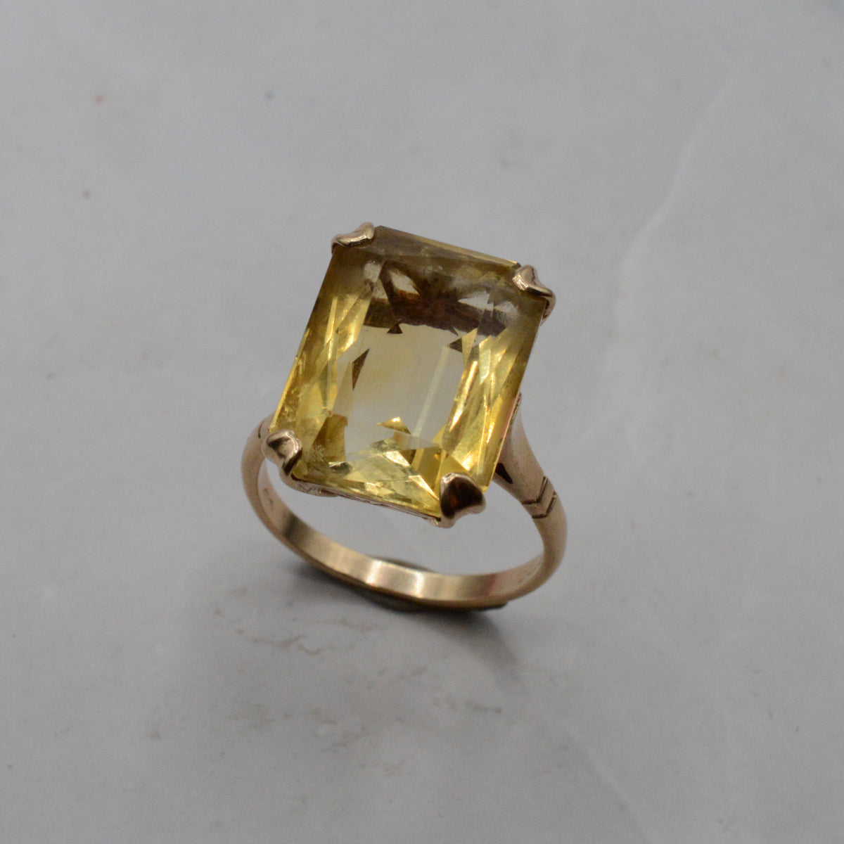 1960s Vintage Chunky 9ct Gold ~15ct Citrine Ring
