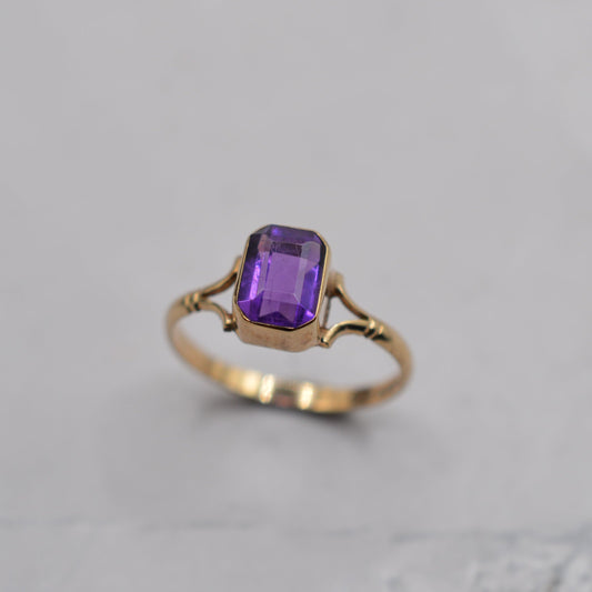 1980s 9ct Gold Emerald-Cut Amethyst Ring