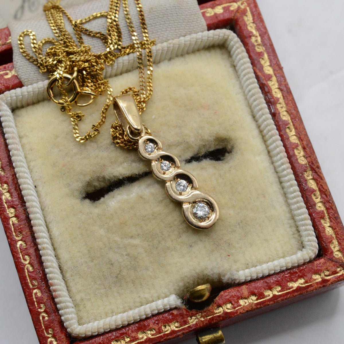 9ct Gold Diamond Drop Pendant Necklace (18”)