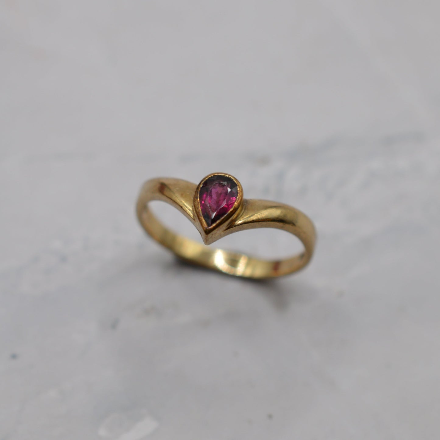 1980s 9ct Gold Amethyst Wishbone Ring