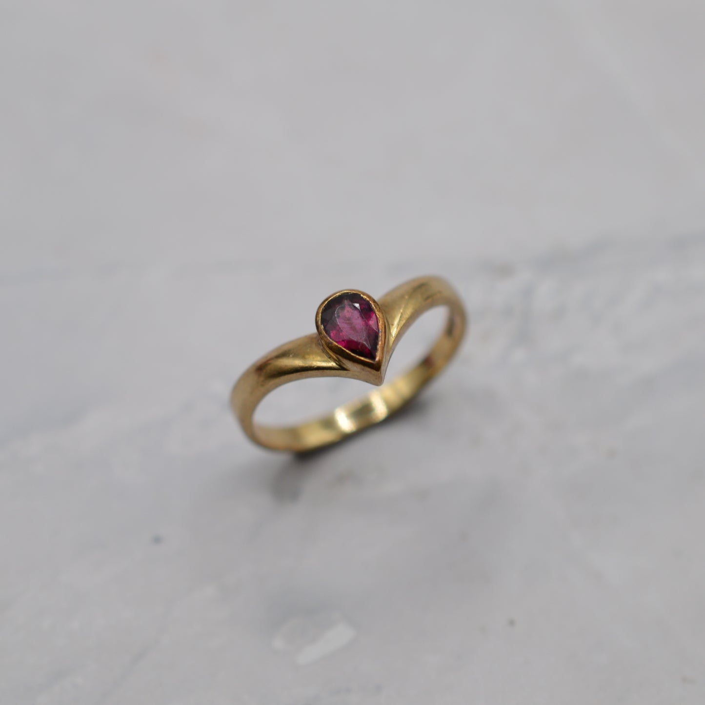 1980s 9ct Gold Amethyst Wishbone Ring