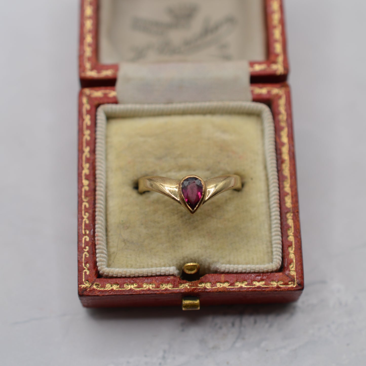 1980s 9ct Gold Amethyst Wishbone Ring