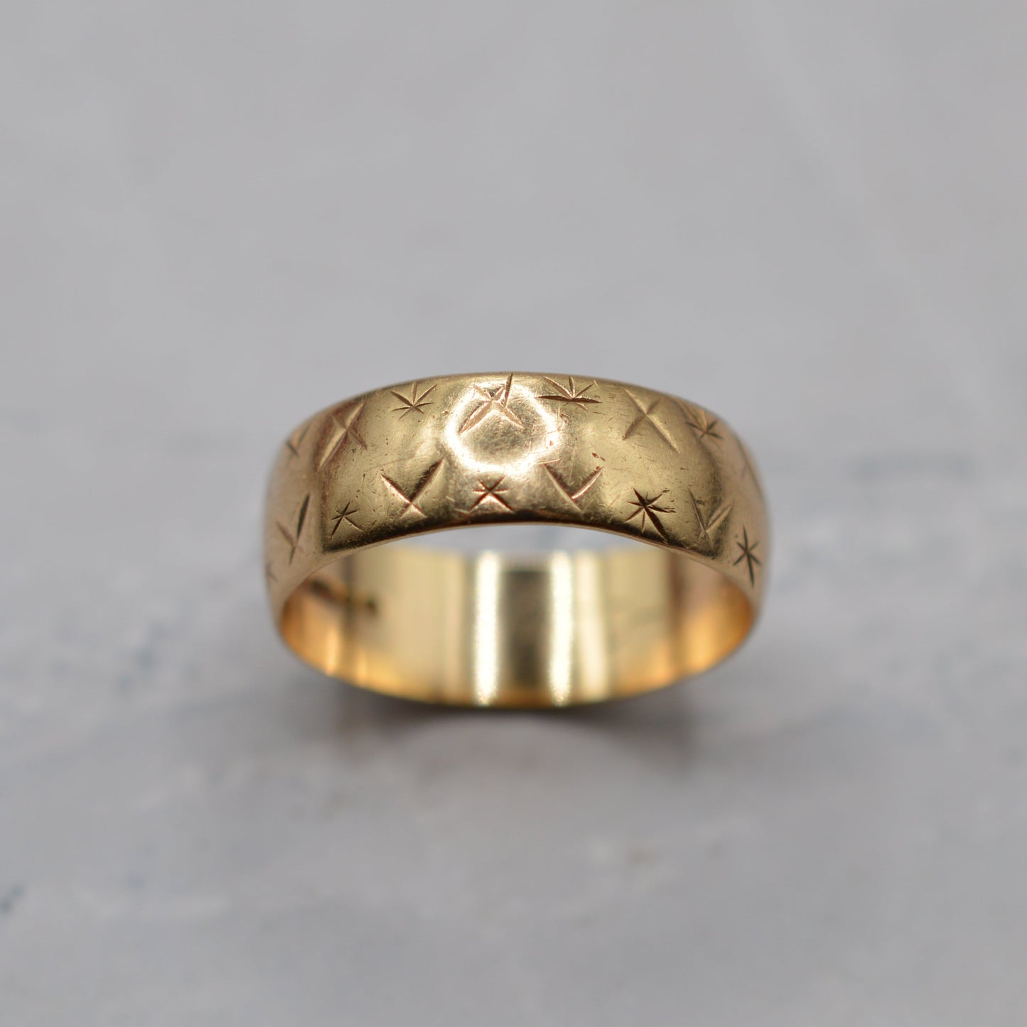1970s Vintage 9ct Gold Star-Engraved Band Ring