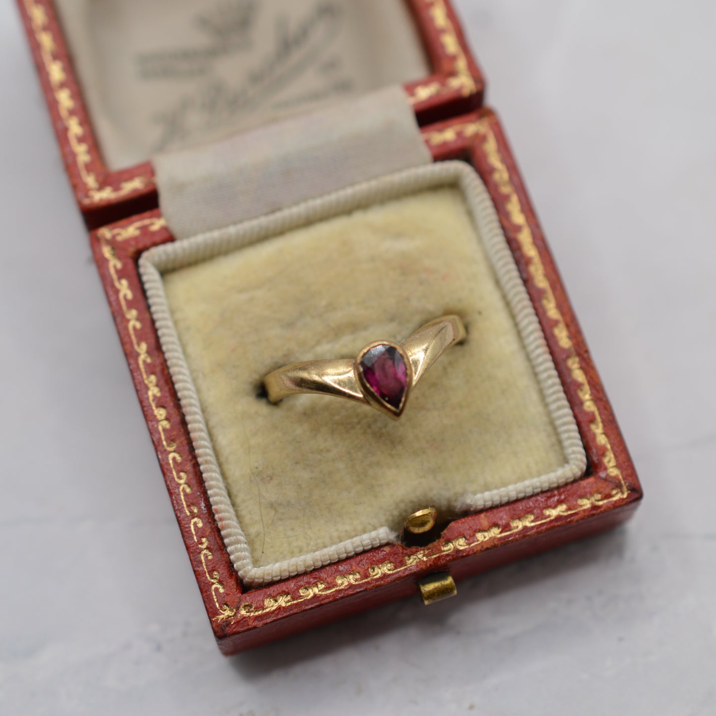 1980s 9ct Gold Amethyst Wishbone Ring