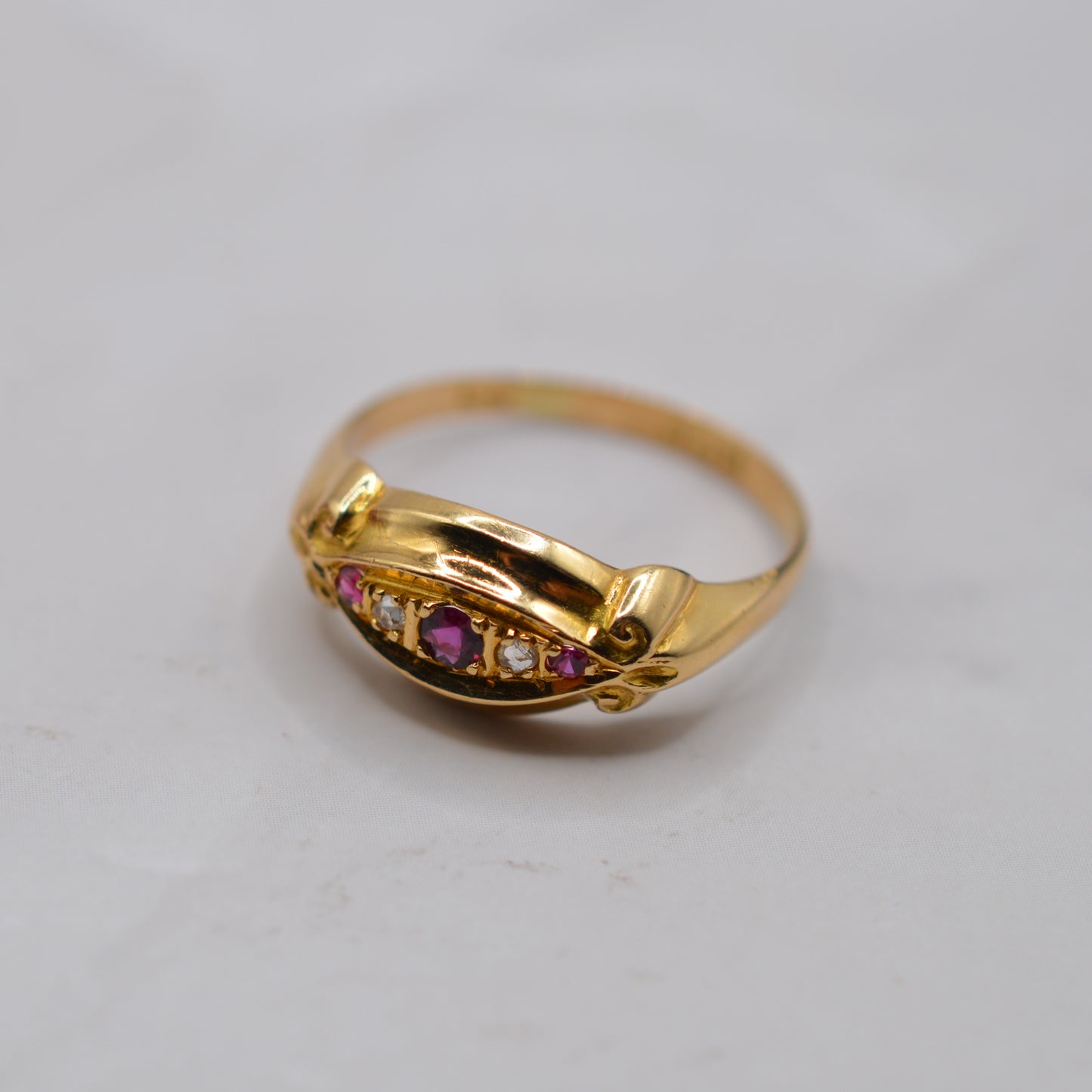 Antique 1918 18ct Gold Ruby & Diamond Five-Stone Boat Ring