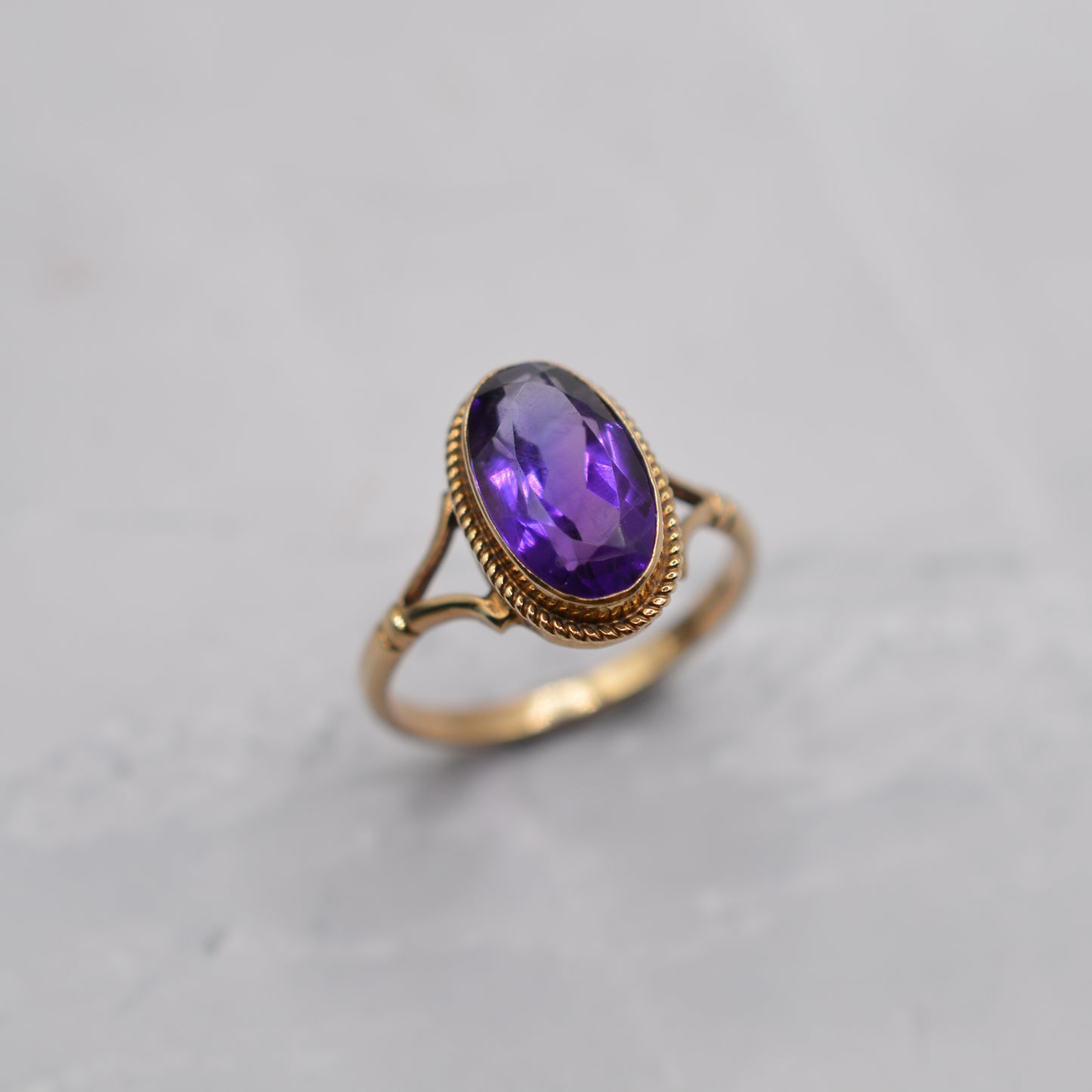 1990s 9ct Gold Amethyst Solitaire Ring