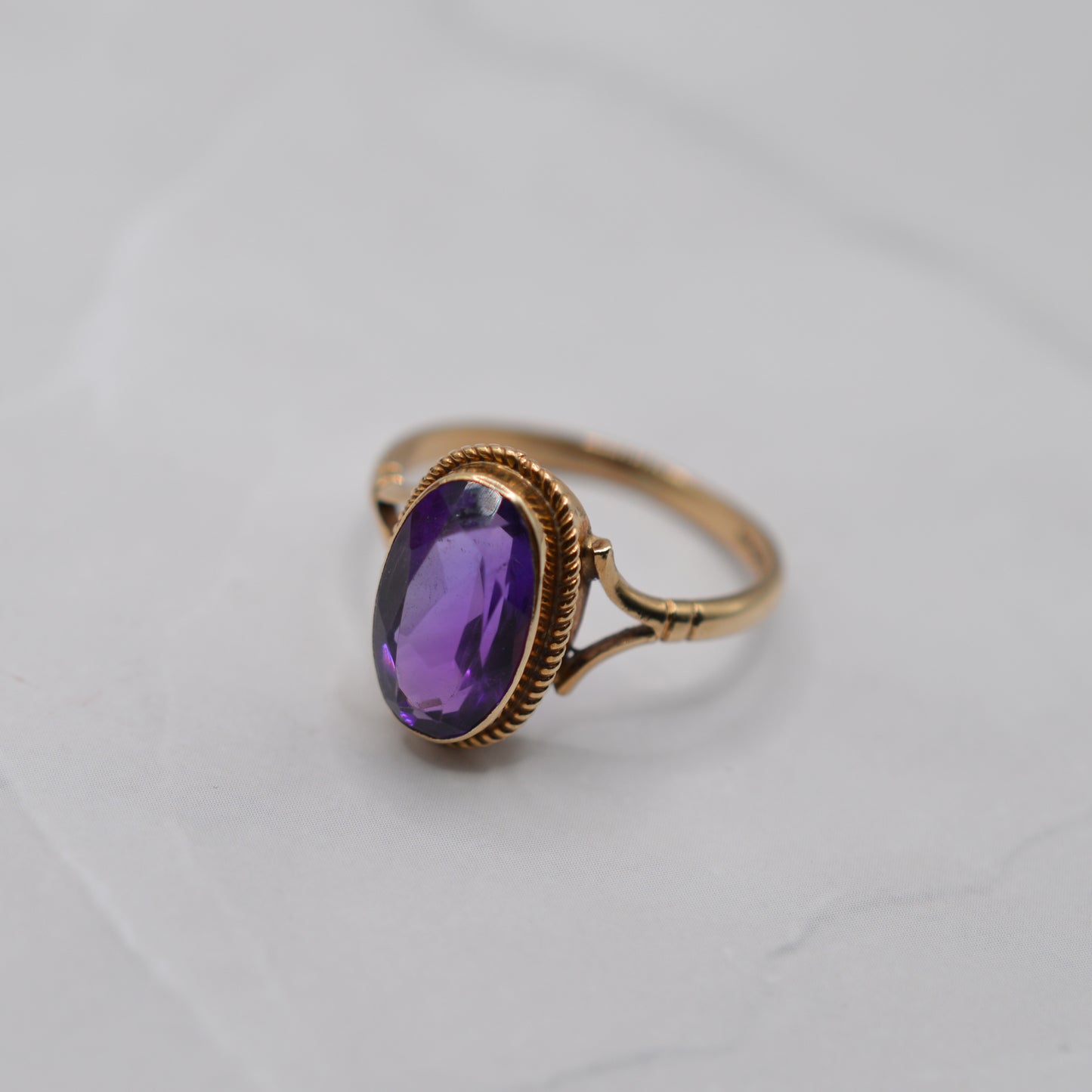 1990s 9ct Gold Amethyst Solitaire Ring