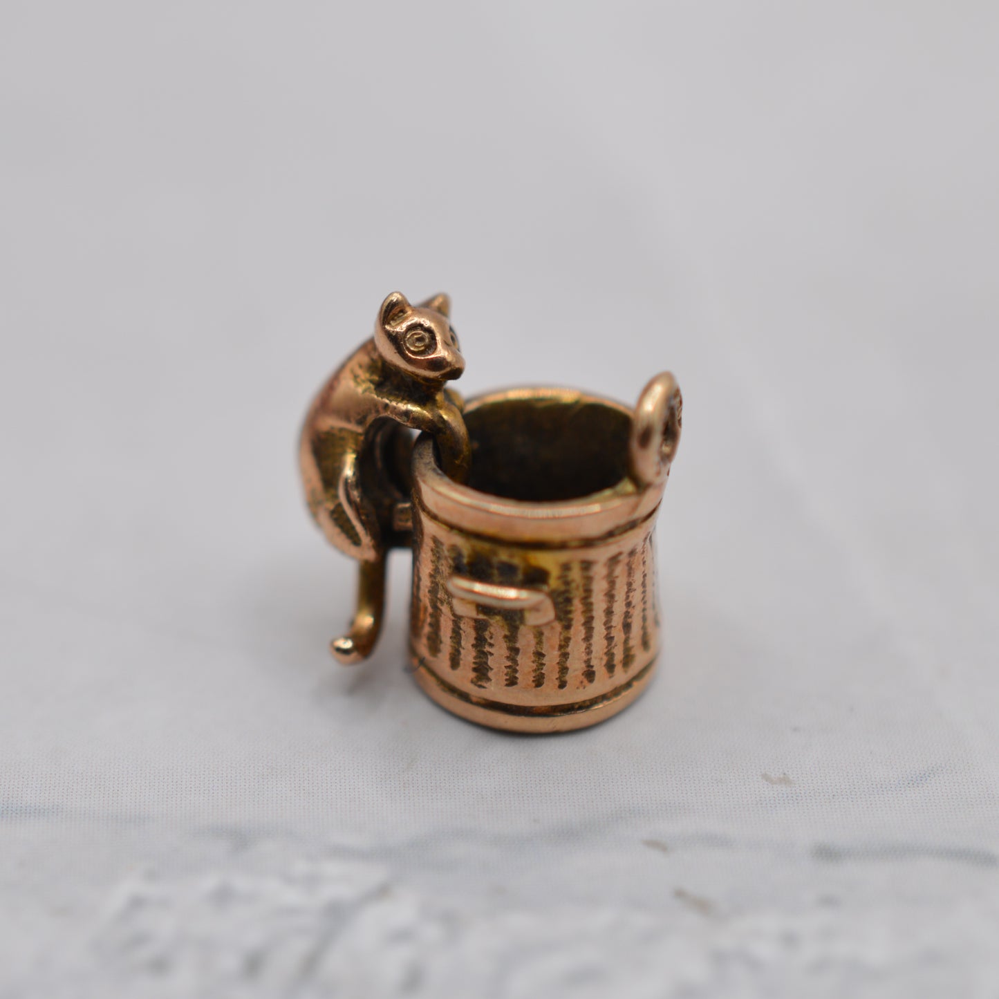 1980s Vintage 9ct Gold Articulated Cat & Dustbin Novelty Charm