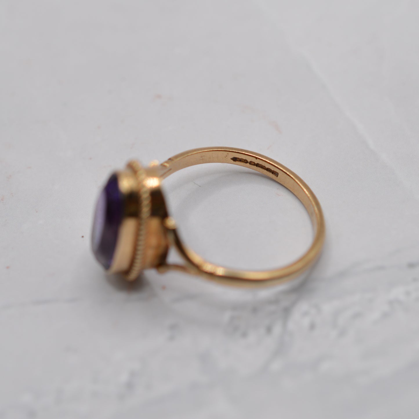 1990s 9ct Gold Amethyst Solitaire Ring