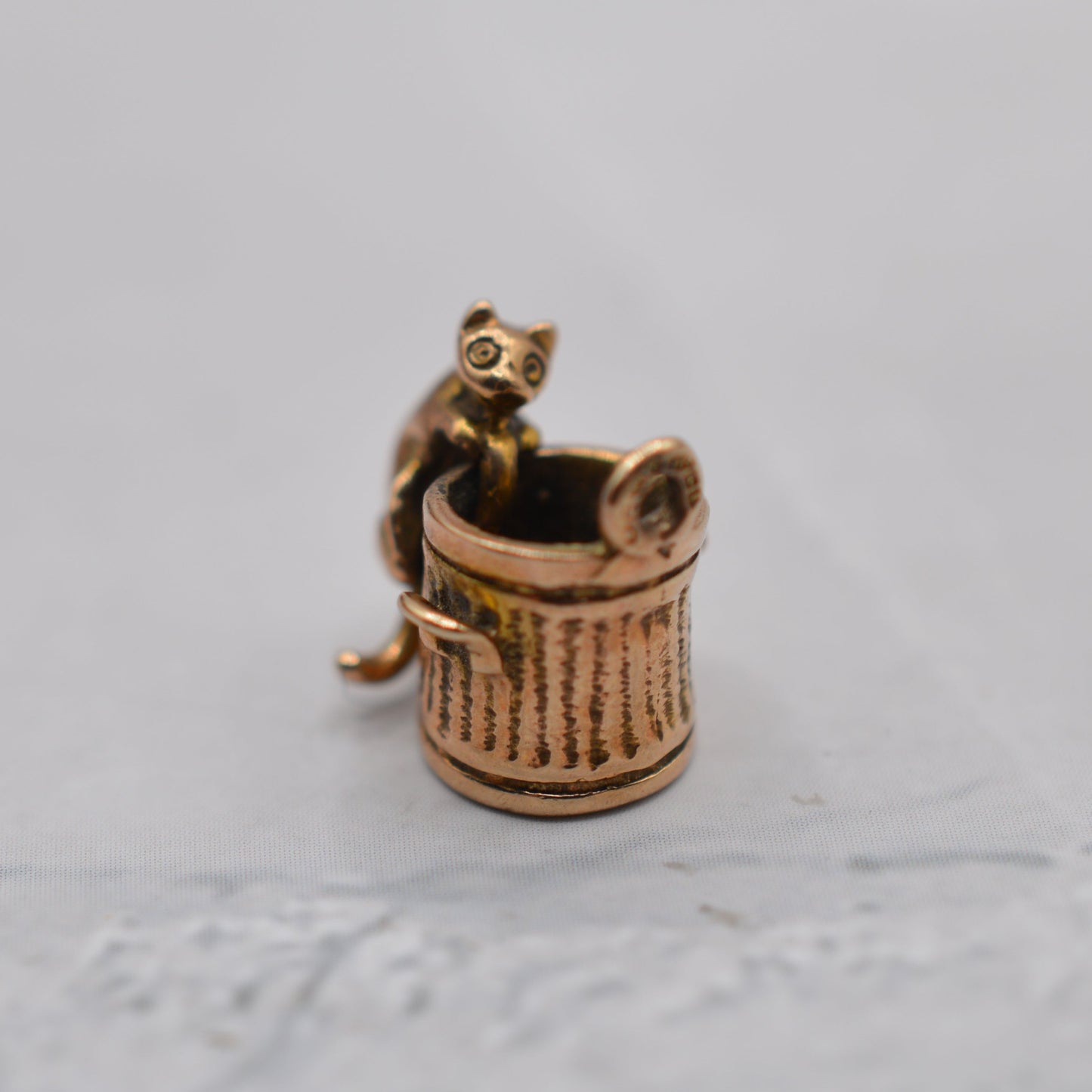 1980s Vintage 9ct Gold Articulated Cat & Dustbin Novelty Charm