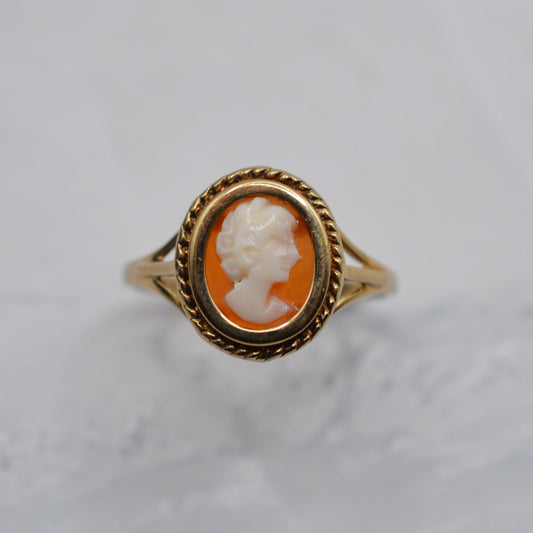 1980s Vintage 9ct Gold Cameo Ring with Rope-Twist Border