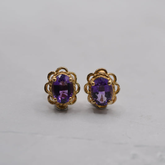 1990s 9ct Gold Amethyst Stud Earrings with Scallop Border