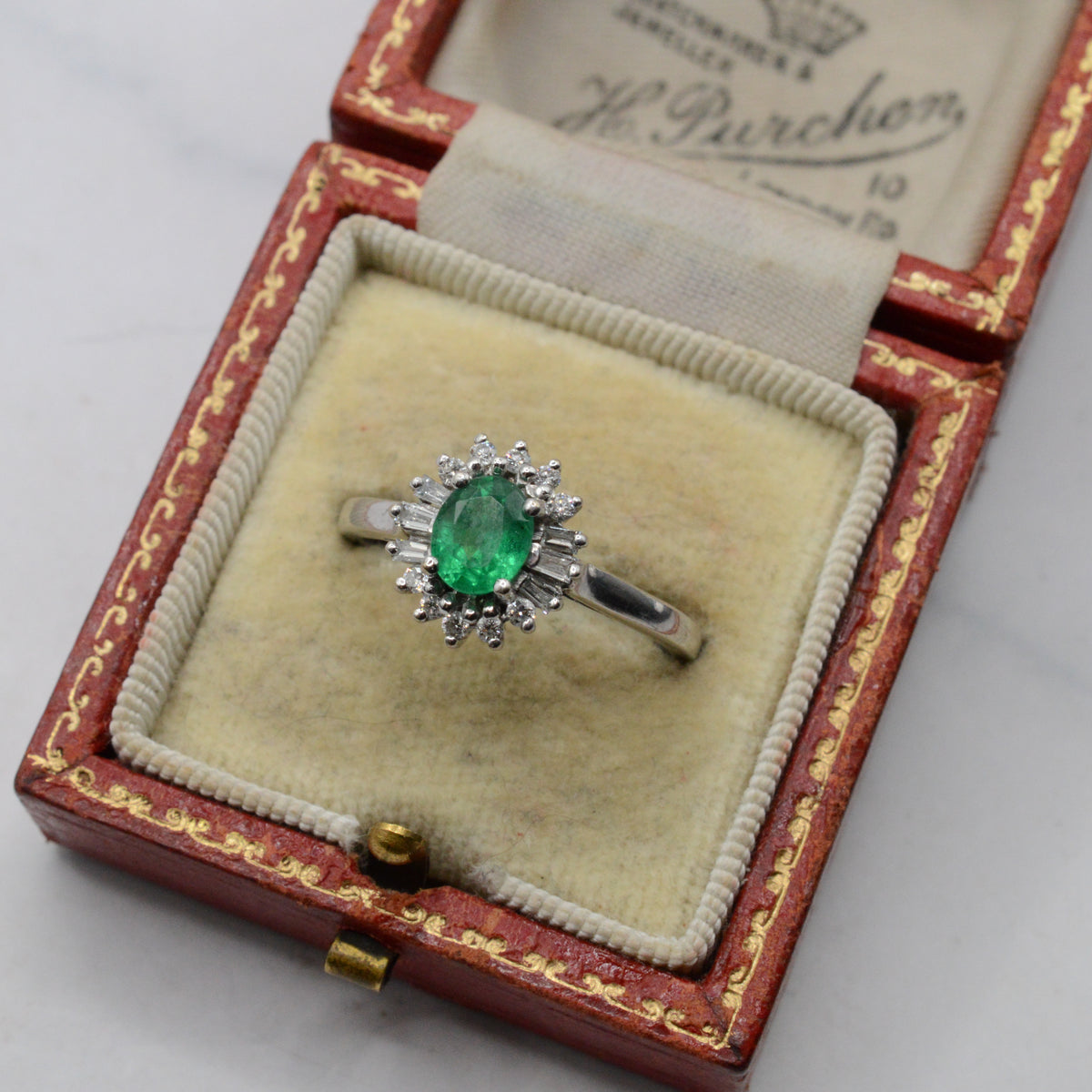 Y2K 18ct White Gold Emerald & Diamond Cluster Ring