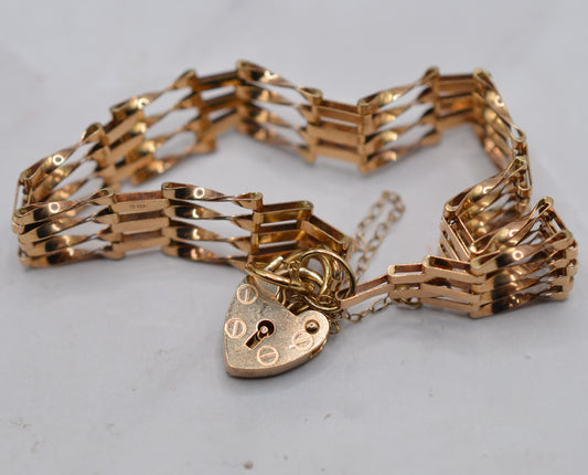 1980s 9ct Gold Gate Link Bracelet with Heart Padlock & Safety Chain (7")